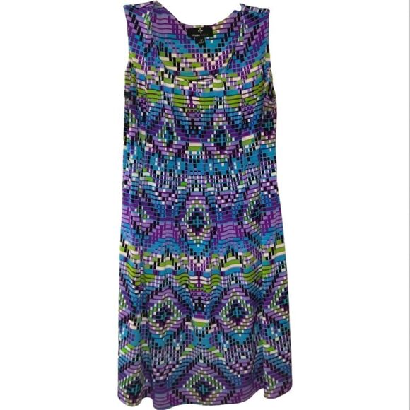 Ronni Nicole Dresses & Skirts - Ronni Nicole Cool Toned Geometric Print Dress